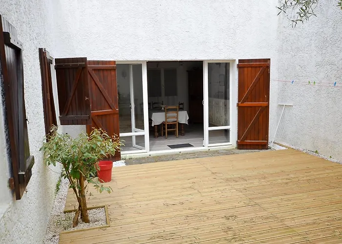3 Chambres, Animaux Admis, Parking, Proche - Fr-1-705-38